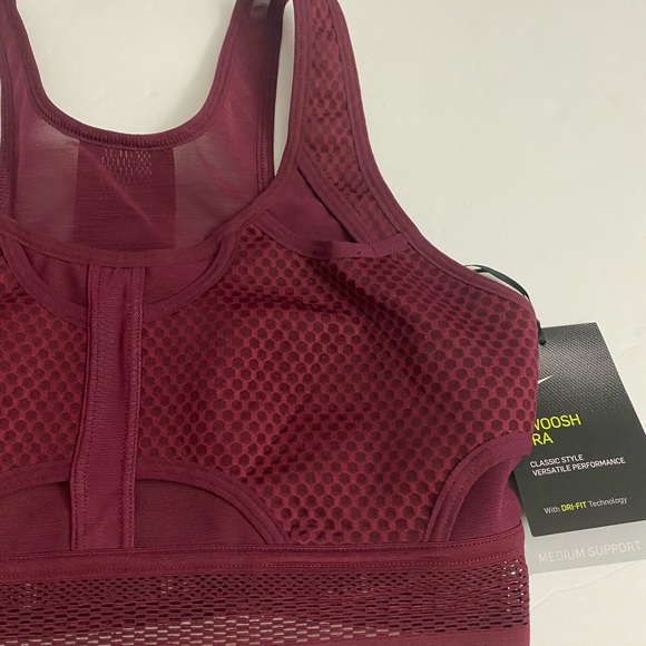 Nike Swoosh Ultrabreathe Sports Bra - Picture 5 of 6